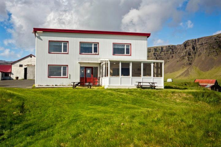 Vagnsstadir Hostel Borgarhöfn Екстериор снимка